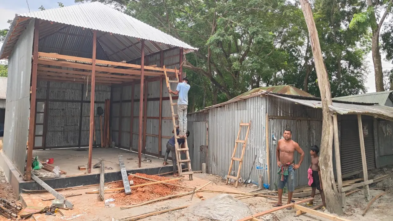 কোটালীপাড়ায় সরকারি জায়গা দখল করে ব্যবসা প্রতিষ্ঠান নির্মাণের অভিযোগ