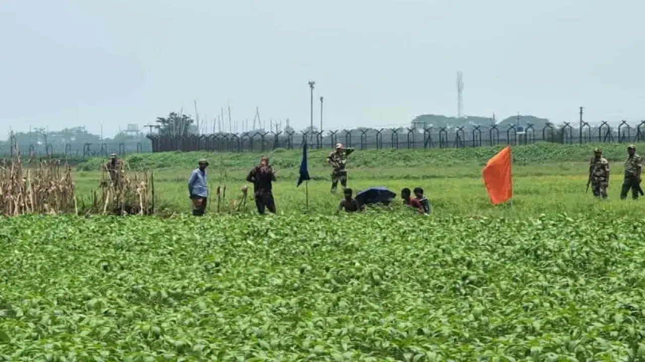 কুড়িগ্রামের রৌমারী সীমান্তে পুশইন চেষ্টা: নারী-শিশুসহ ৯ জন শূন্যরেখায়, সমাধানহীন অবস্থান