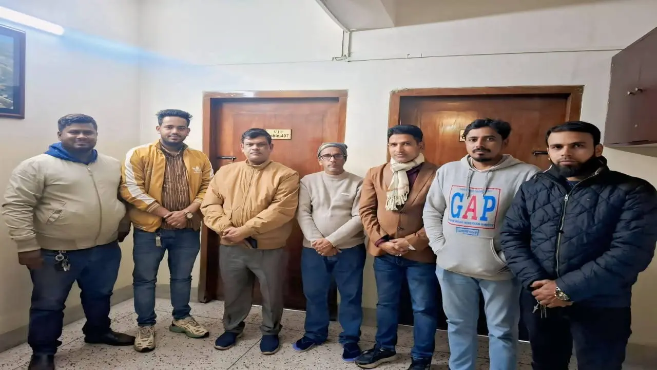 ক্যান্সারে আক্রান্ত সাংবাদিক কন্যার পাশে দাঁড়ালেন রহমাতুল্লাহ