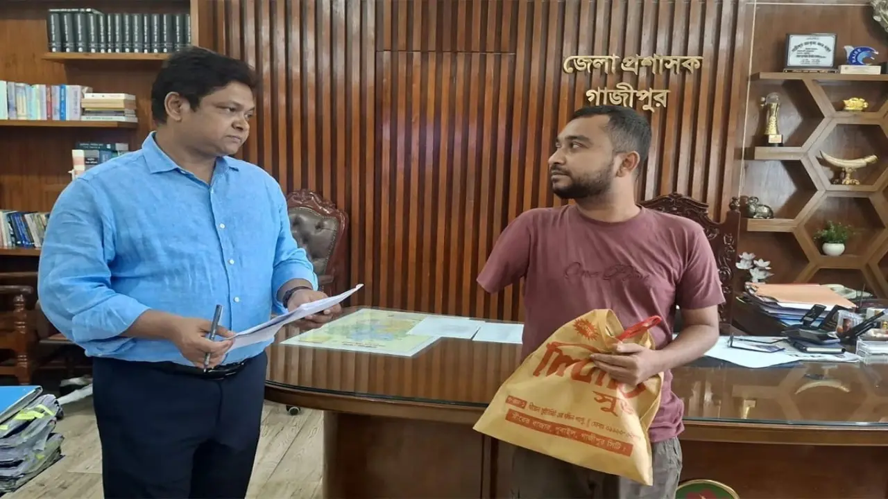 মানুষের মুখে স্বস্তির হাসি, গণশুনানিতে কার্যকর উদ্যোগ গাজীপুরে