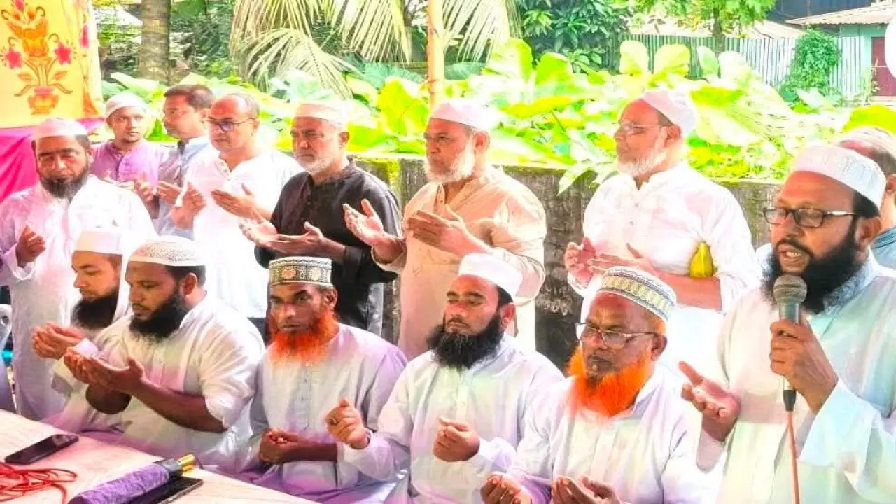 মেহেন্দিগঞ্জে বিএনপি ও যুবদল নেতার মায়ের মৃত্যুতে মিলাদ ও দোয়া মাহফিল অনুষ্ঠিত।