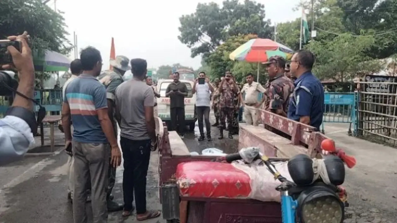 নদীতে ভেসে ভারতীয় শিশুর মরদেহ হস্তান্তর