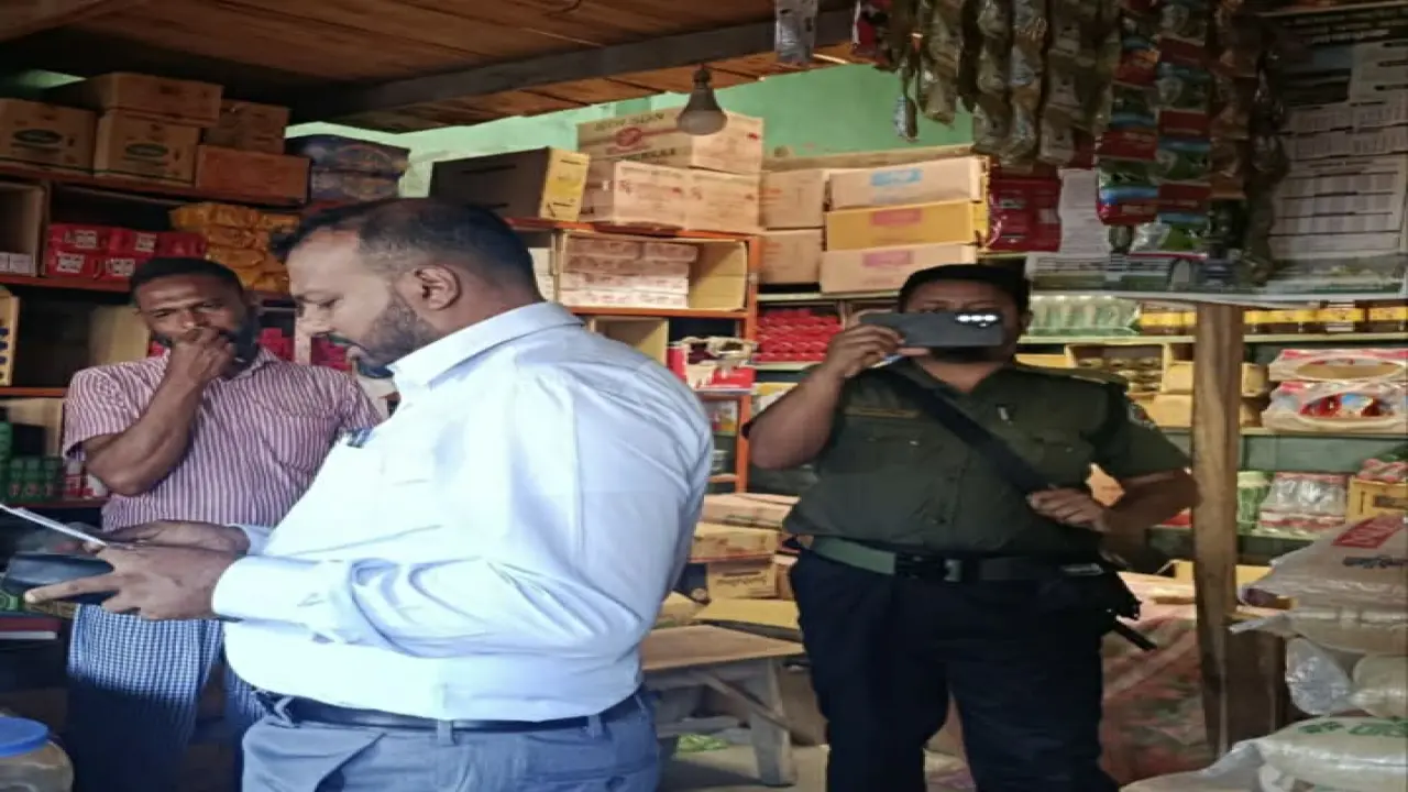 নির্ধারিত দামের চেয়ে বেশি দামে ডিজেল বিক্রির দায়ে  বিক্রেতাকে ৪০ হাজার টাকা জরিমানা