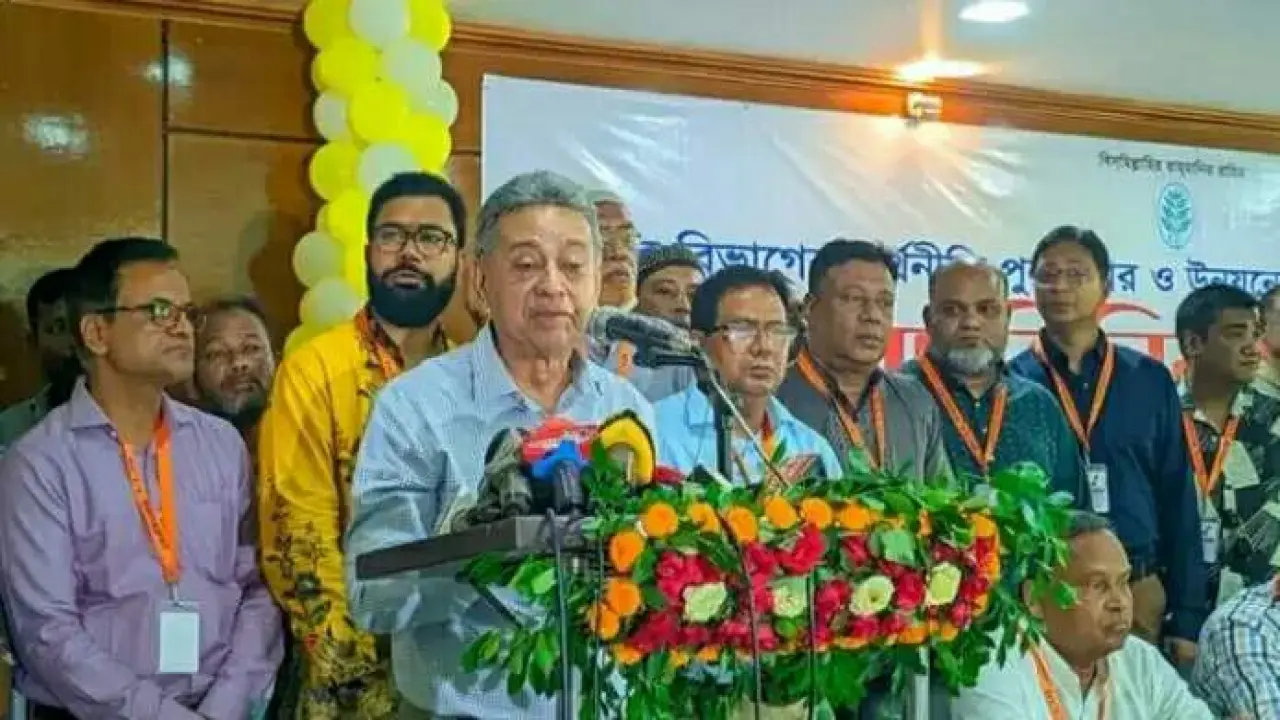 নির্বাচিত সরকার না হলে দেশে বিদেশি বিনিয়োগ আসবে না : রংপুরে আমীর খসরু  মাহমুদ