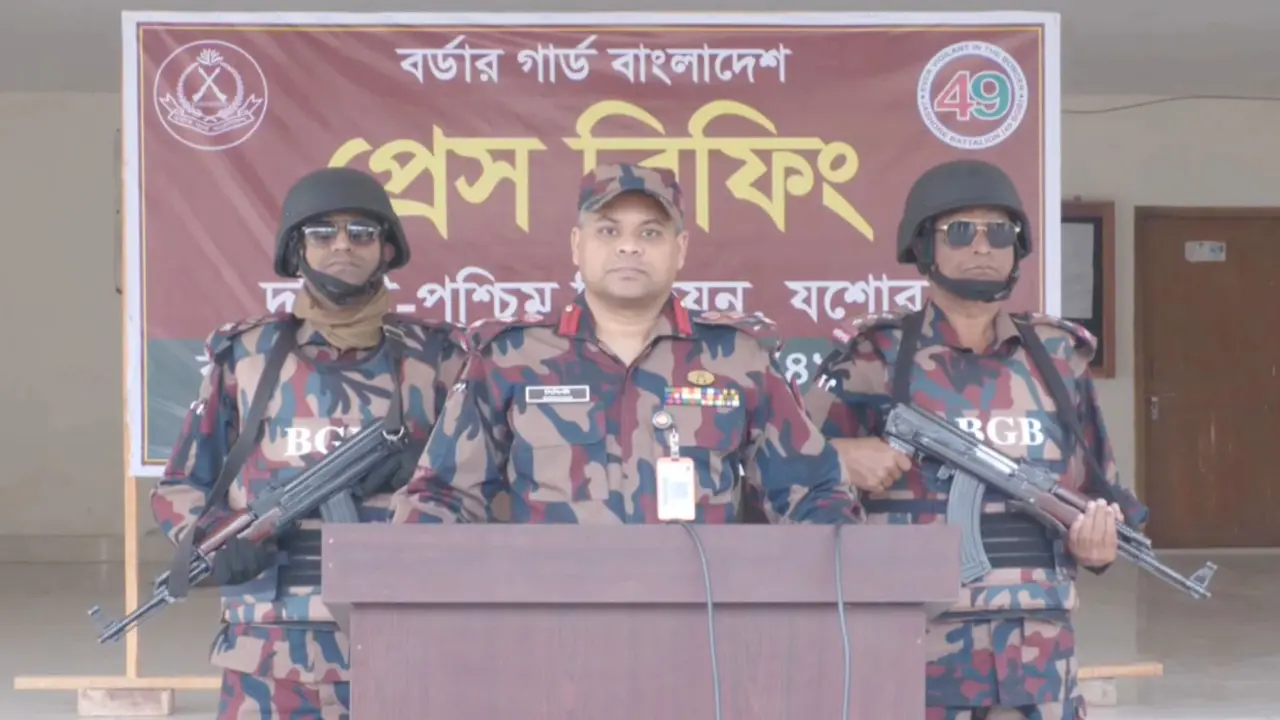 নির্বাচনের সুষ্ঠু ও শান্তিপূর্ণ পরিবেশ নিশ্চিত করতে মাঠে নামানো হয়েছে ১৮৩ প্লাটুন বিজিবি-যশোর ব্যাটালিয়নের অধিনায়ক লেঃ কর্নেল সাইফুল্লাহ্ সিদ্দিকী
