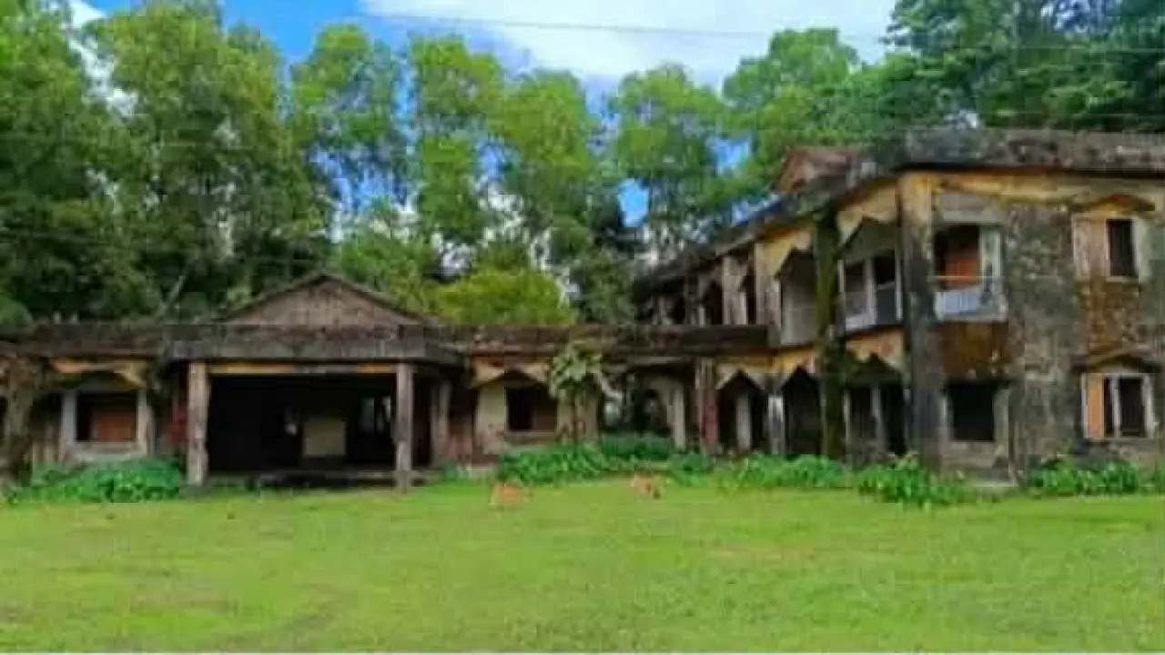 পটুয়াখালীর গলাচিপা সদর ইউপি ভবন ২০ বছর ধরে অচল