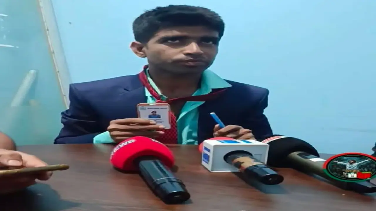 রংপুরে প্রেমিকার আস্থা অর্জনে পুলিশের ভুয়া আইডি কার্ড বানাতে গিয়ে আটক যুবক