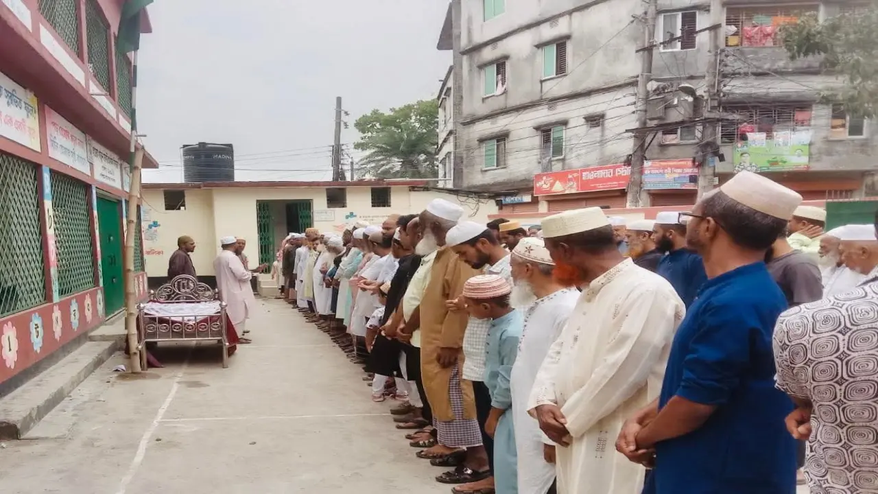 সাংবাদিক কবির হোসেন এর মায়ের মৃত্যুতে শোক প্রকাশ।