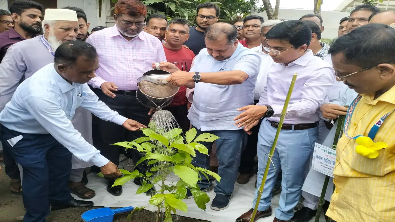 শিশুর মতই গাছের চারাকে  লালন-পালন করতে হবে  -তথ্য ও সম্প্রচার মন্ত্রী