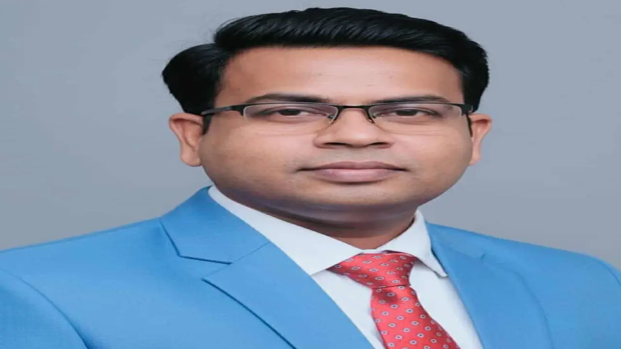 সমবায়ের অগ্রযাত্রায় নিবেদিত   প্রাণ গৌরনদীর  ফারুক  হোসেন