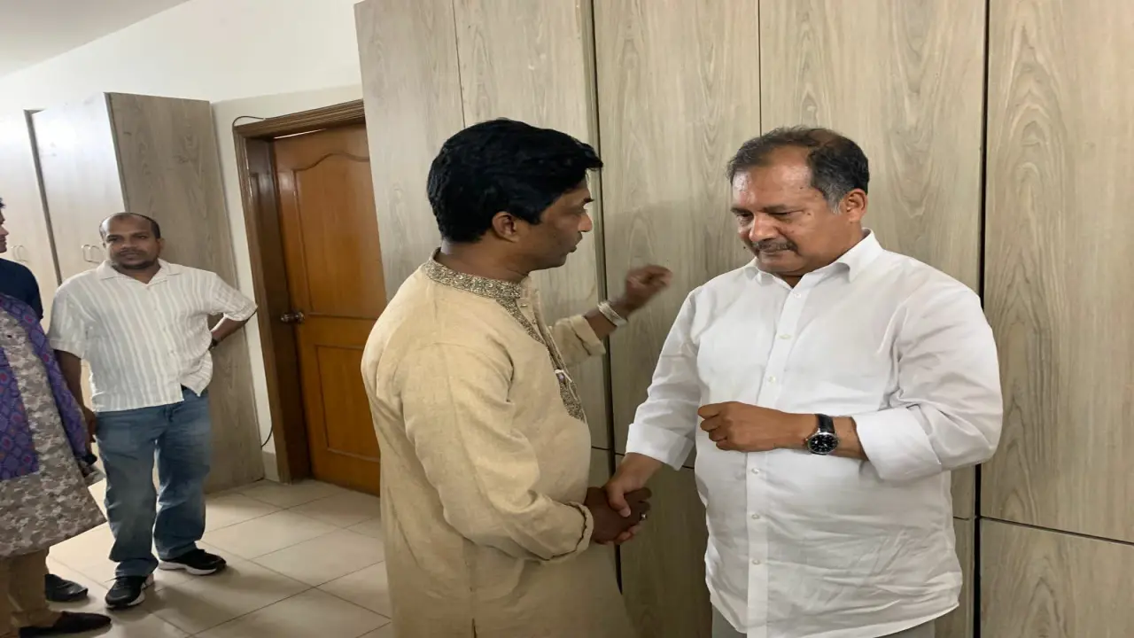 সম্প্রচার মন্ত্রীর সাথে সাংবাদিকতা নিয়ে মতবিনিময়