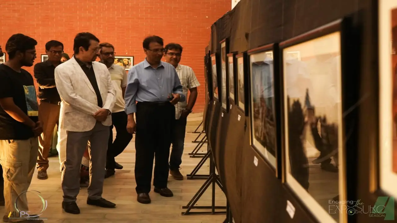সংগ্রাম, দারিদ্র ও অভাবের স্থিরচিত্র নিয়ে খুবিতে আন্তর্জাতিক প্রদর্শনী