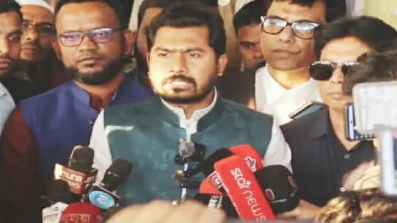 সুষ্ঠু নির্বাচন নিয়ে শঙ্কা: প্রশাসনের নিষ্ক্রিয়তার অভিযোগ ভিপি নুরের