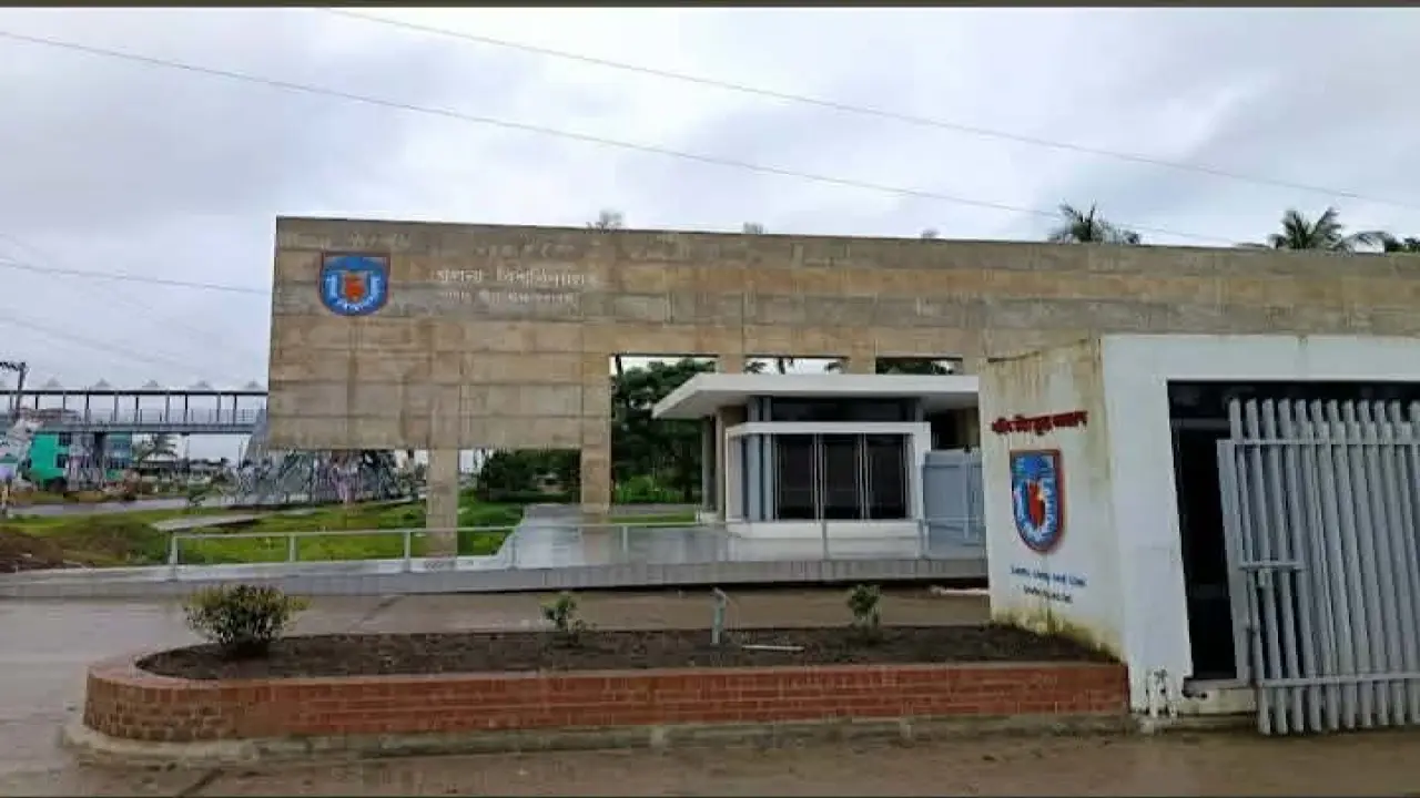 তীব্র আবাসন সংকটে খুলনা বিশ্ববিদ্যালয়
