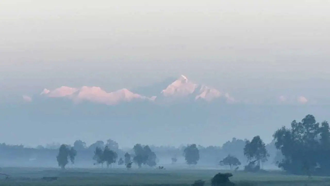 তিস্তা ব্যারেজ থেকে দেখা মিলছে কাঞ্চনজঙ্ঘা