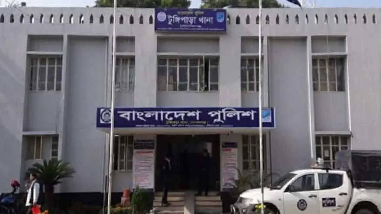 টুঙ্গিপাড়ায় ‘৩৬ জুলাই’ স্মারক তোরণে আগুন, ৭৫ জনকে আসামী করে মামলা