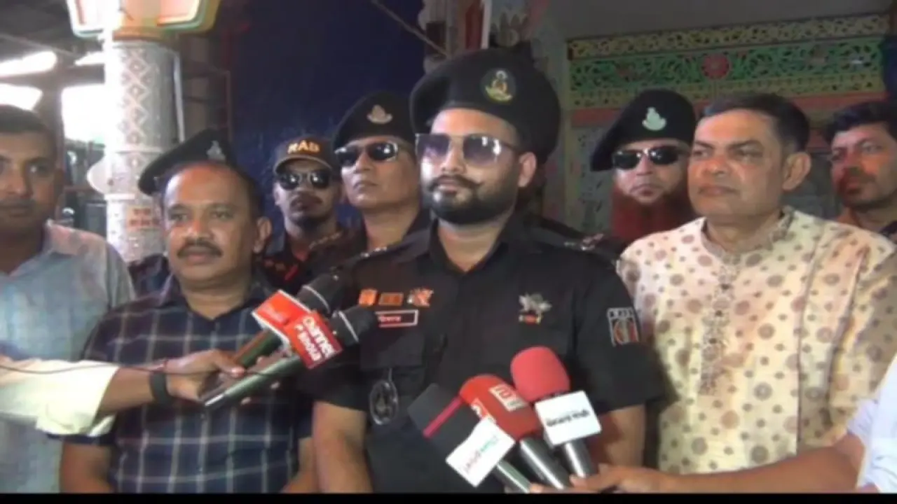 ভোলায় শারদীয় দুর্গোৎসবের কঠোর নিরাপত্তায় র‍্যাব-৮ এর টহল শুরু