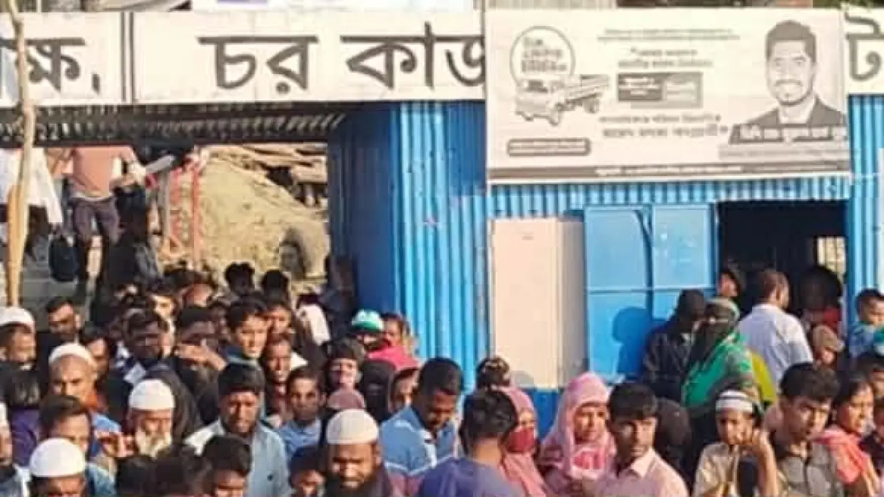 ভোটারদের কর্মস্থলে ফেরাতে ফ্রি লঞ্চ সার্ভিস দিলেন নবনির্বাচিত এমপি নুরুল হক নুর