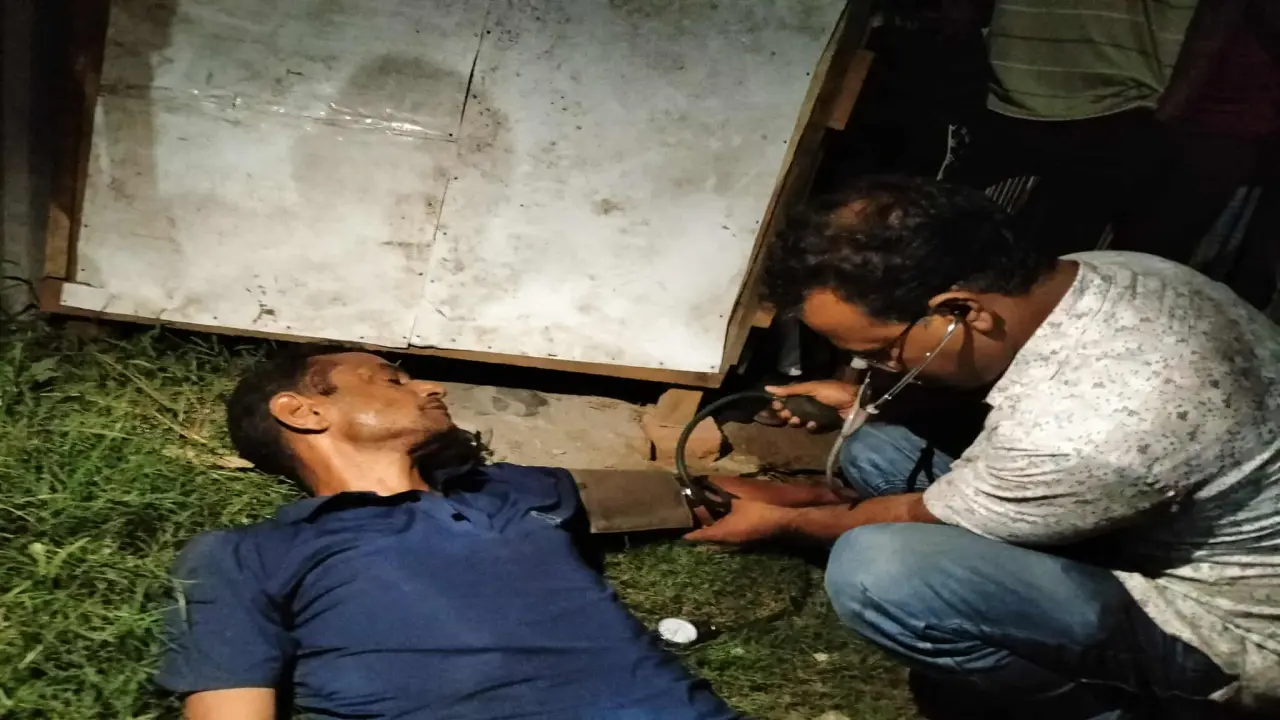 ইয়াবা গিলে অচেতন মাদক কারবারি
