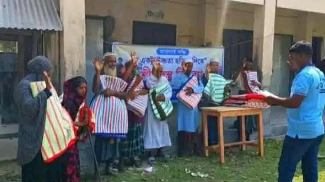 ইয়ুথ পাওয়ার পটুয়াখালী গলাচিপা উপজেলার টিমের উদ্যোগে অসহায় মানুষের মাঝে কম্বল বিতরণ