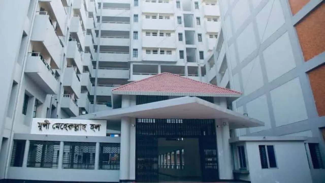 যবিপ্রবির আবাসিক হলের লিফটে যান্ত্রিক ত্রুটি, আধা ঘণ্টা অবরুদ্ধ ১১ শিক্ষার্থী