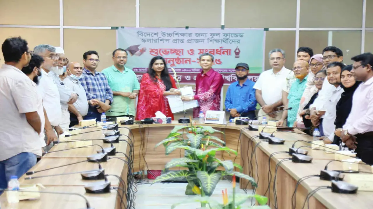 যবিপ্রবিতে বিদেশে উচ্চশিক্ষার সুযোগ ও প্রস্তুতির দিকনির্দেশনা বিষয়ক সেমিনার অনুষ্ঠিত