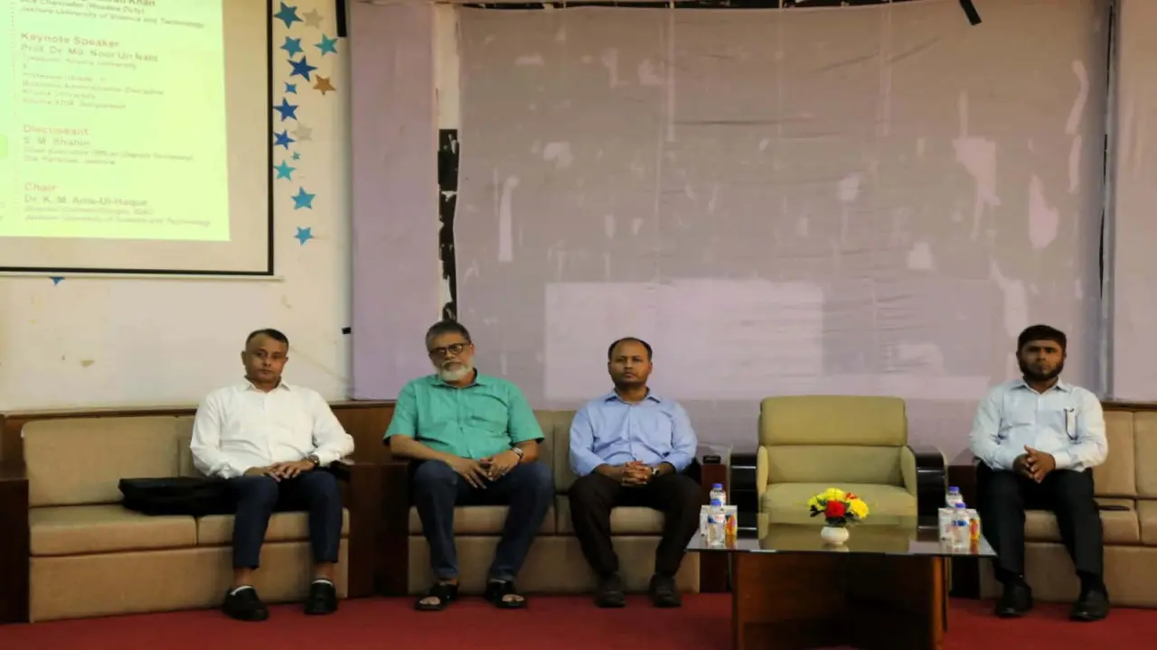 যবিপ্রবিতে ‘এডমিনিস্ট্রেশন এক্সিলেন্স অ্যান্ড অফিস  ম্যানেজমেন্ট’ বিষয়ক কর্মশালা অনুষ্ঠিত
