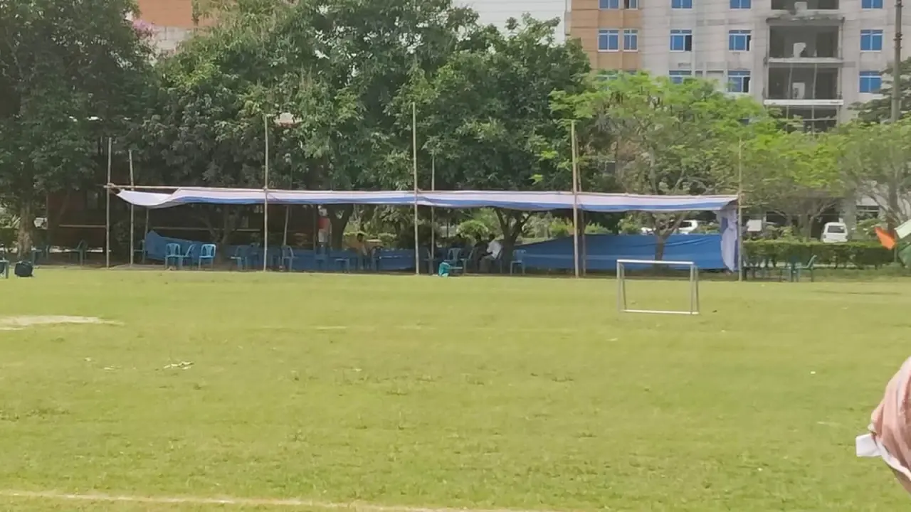 যবিপ্রবিতে ক্লাস-পরীক্ষা চালু রেখেই চলছে বার্ষিক ক্রীড়া প্রতিযোগিতা, নেই উপস্থিতি