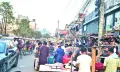 ১০০ ফিট সড়কে দখলদারদের রাজত্ব, অসহায় পথচারী