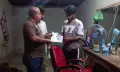 গোপালগঞ্জে ডেঙ্গু সচেতনতায় 'স্বপ্ন ফেরিওয়ালা'র মশানাশক সামগ্রী বিতরণ