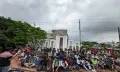 জুলাই গণঅভ্যুত্থান দিবস উপলক্ষে যবিপ্রবিতে ‘মম শির ২৪-এর অভ্যুত্থান’ ম্যাগাজিন বিতরণ