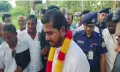 পক্ষিয়ায় খাল পরিদর্শনে প্রতিমন্ত্রী নুরুল হক নুর, গান ও ফুলের মালায় বরণ হিন্দু সম্প্রদায়ের।